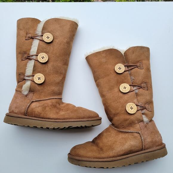 UGG BAILEY BUTTON TRIPLET II WATER RESISTANT BOOTS - Picture 2 of 12